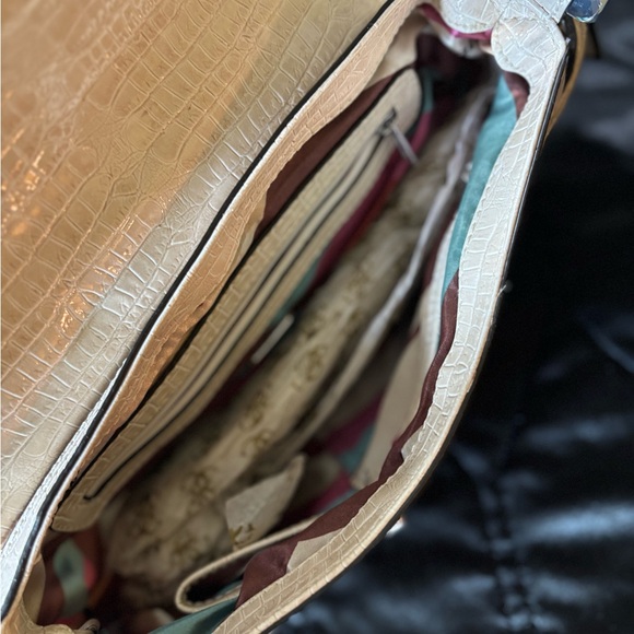 ✨ Guess Beige Studded Shoulder Bag ✨ - Picture 6 of 6